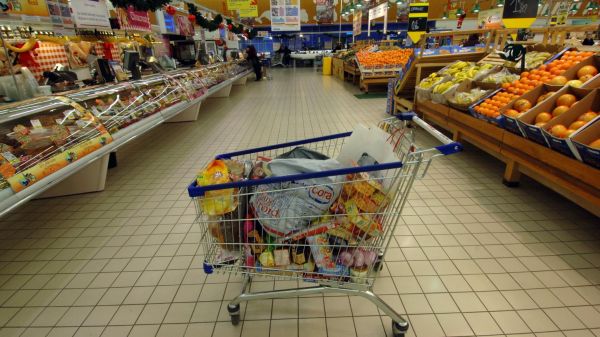 Couvre-feu à 18h : comment les grandes surfaces s'organisent face à l'affluence de clients