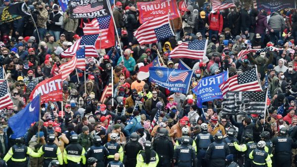 EN DIRECT - États-Unis : des émeutiers du Capitole réclament le pardon à Trump