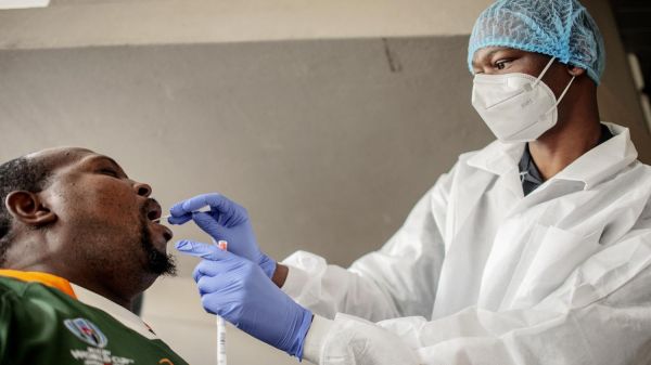 Afrique du Sud : le pays submergé par la deuxième vague du Covid-19 et le nouveau variant