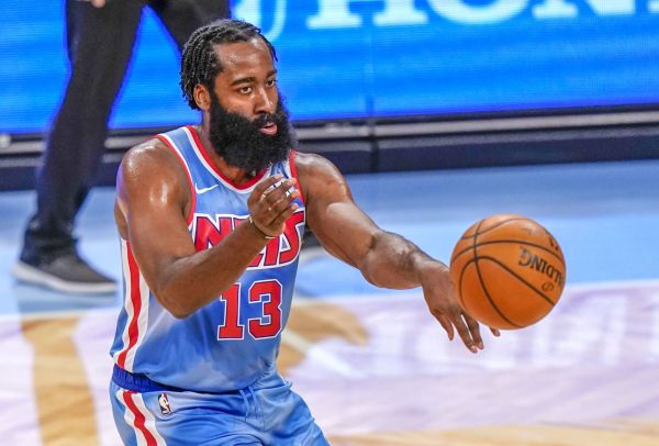 James Harden signe un triple-double pour sa première chez les Nets