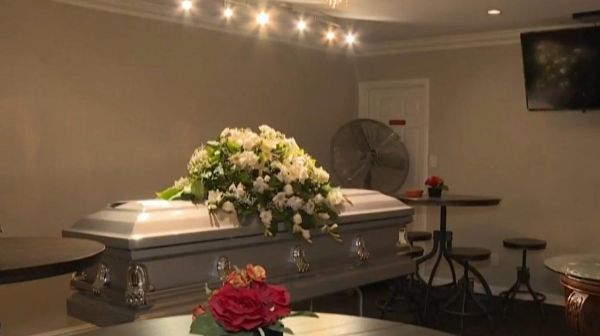 Californie : le nombre de morts du Covid-19 explose, les funérariums sont débordés