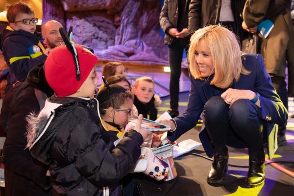 Brigitte Macron lance l'opération Pièces Jaunes 2021