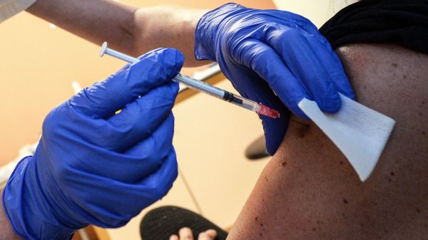 Covid-19 : on vous explique le débat autour du "passeport vaccinal"