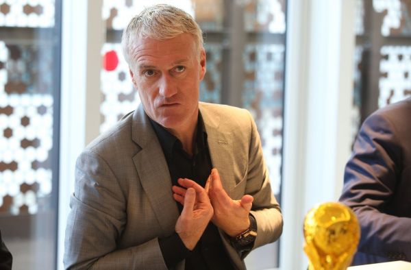 Quand Didier Deschamps tourne une vidéo avec Brigitte Macron et Camille Combal