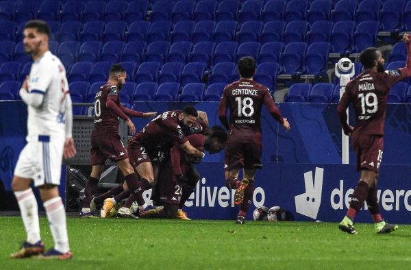 Ligue 1 : retour sur terre pour Lyon qui perd la tête au profit du PSG