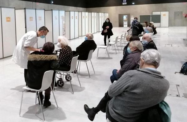 Vaccination des plus de 75 ans contre le Covid-19, c'est parti !