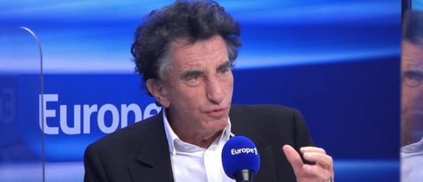 Jack Lang s'emporte à propos de la pétition pro-pédophilie qu'il a signée en 1977 : "Je n'ai pas à me justifier ! C'était une connerie, je dois m'immoler par le feu ?"- Regardez