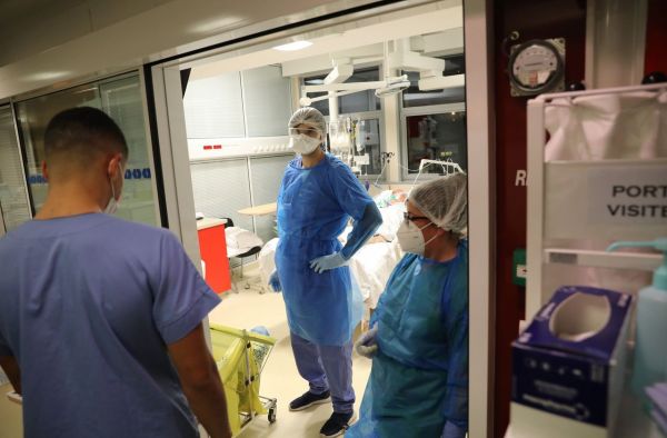 Covid-19 en France : 404 nouveaux décès et 3736 contaminations en 24 heures