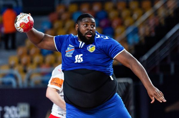 Mondial en Egypte : Gauthier Mvumbi, le Shaquille O'Neal du handball
