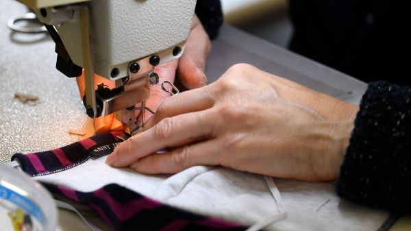 Masques en tissu à éviter, 2 m de distanciation... Les nouvelles recommandations face aux variants du Covid-19