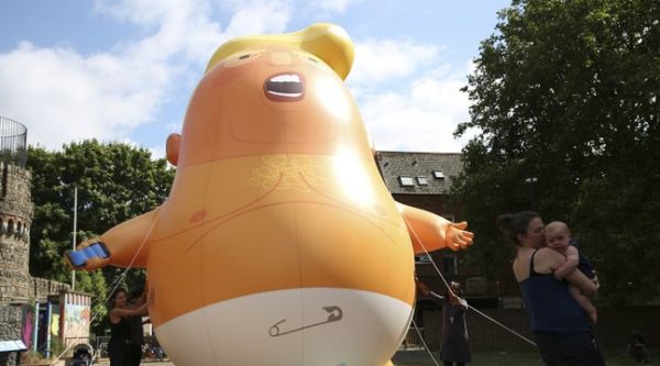 Londres : Un ballon géant représentant Donald Trump en couche-culotte va être exposé dans un musée