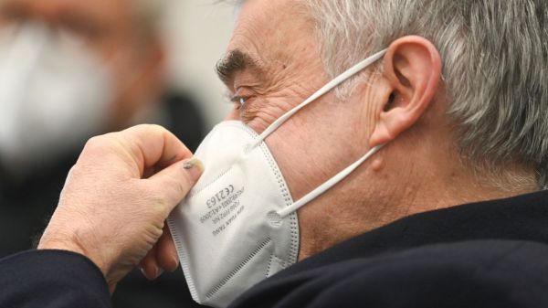 Face aux variants du Covid, généraliser les masques FFP2 "n'a pas de sens"