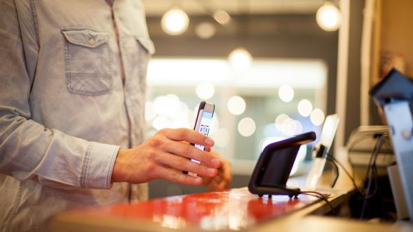 TousAntiCovid : le gouvernement pourrait intégrer des QR-codes à scanner dans l'application fin janvier