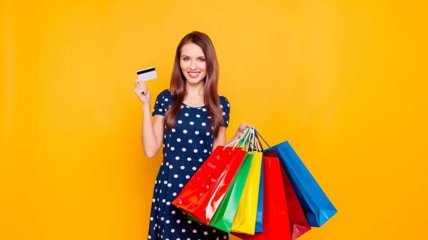 Entre couvre-feu et gestion des stocks, comment vont se passer les soldes d'hiver en 2021 ?