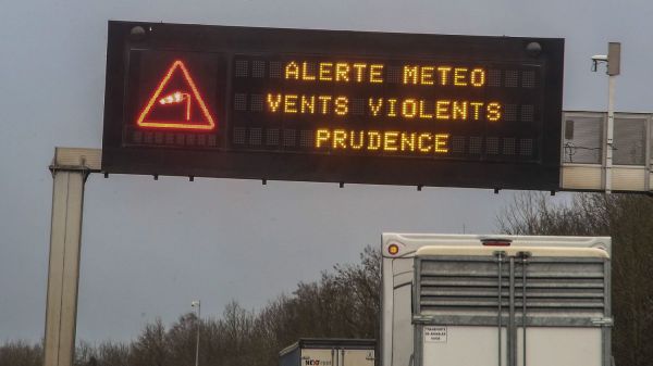 Météo : les départements de la Loire et du Rhône placés en vigilance orange pour vents violents