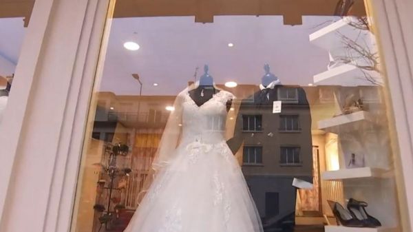 "Déjà des reports pour 2022" : le nombre des mariages en chute libre