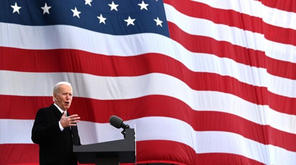Une passation de pouvoir inédite entre Donald Trump et Joe Biden