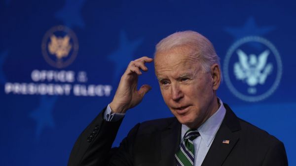 Fin du "Muslim ban", retour dans l'accord de Paris... les 17 décrets "anti-Trump" de Joe Biden
