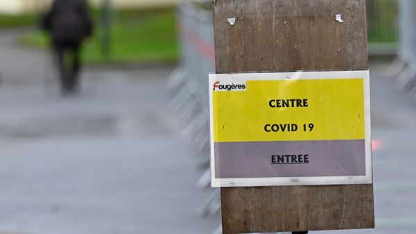 Faute de doses, des centres de vaccination ferment : "C'est complétement incompréhensible"