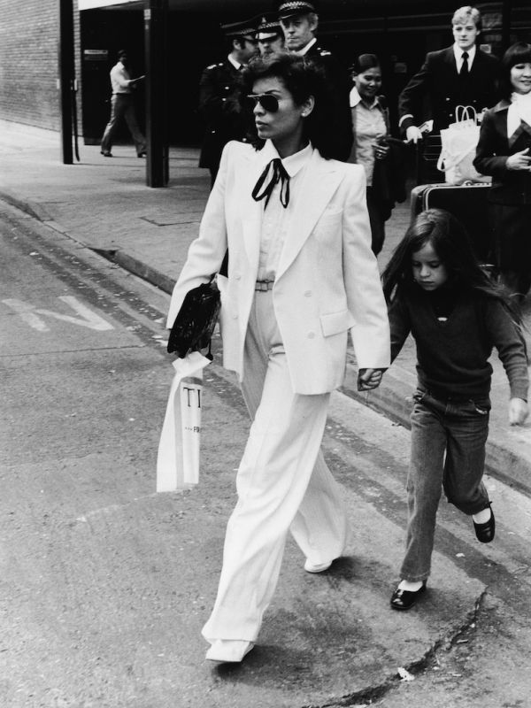 Comment imiter le style glam'rock de Bianca Jagger ?