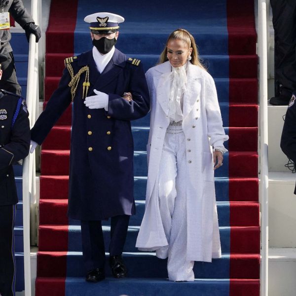 Jennifer Lopez : militante habillée d'une marque française