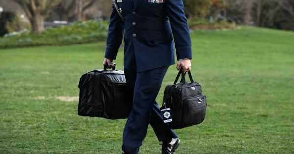 États-Unis : le transfert des codes nucléaires de Trump à Biden a été inhabituel