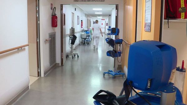 Covid-19 : l'hôpital de Dieppe sous "forte tension" avec plus de 140 agents et 123 patients contaminés