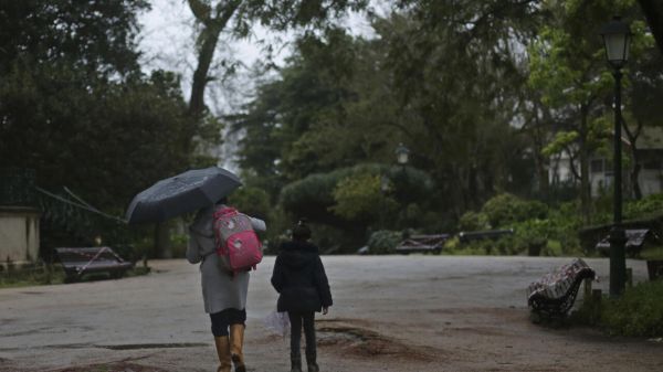Face au Covid-19, le Portugal ferme ses établissements scolaires