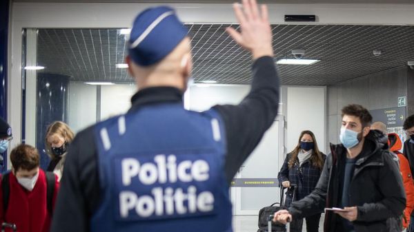 Coup de tonnerre en Belgique : les poursuites pour non-port du masque déclarées inconstitutionnelles !