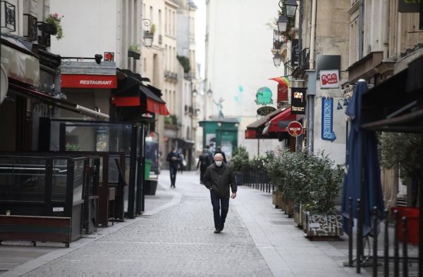 Covid-19 : pas de reconfinement en France... mais jusqu'à quand  ?