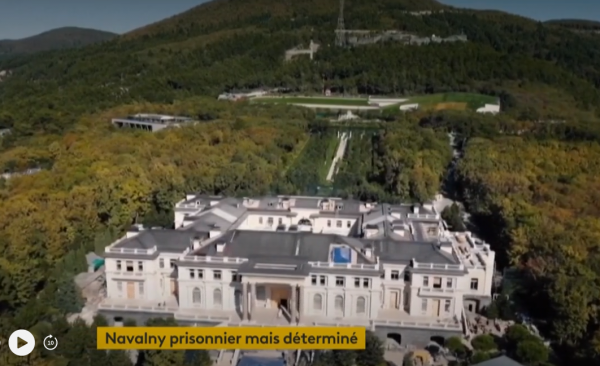 Russie : le documentaire d'Alexeï Navalny qui dérange le Kremlin cartonne