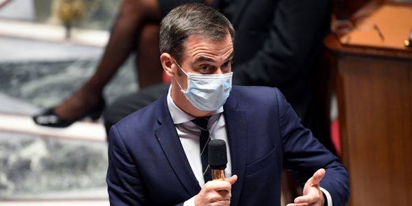 Verdict la semaine prochaine sur les effets du couvre-feu en France, affirme Olivier Véran
