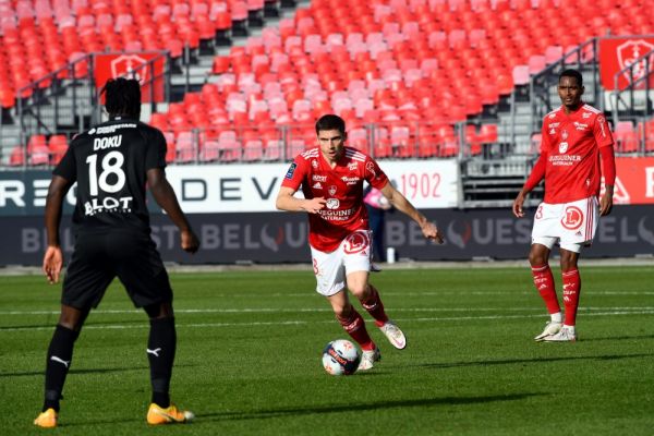 Football. Ligue 1. Le Stade Brestois mené à Reims (1-0) à la mi-temps 
