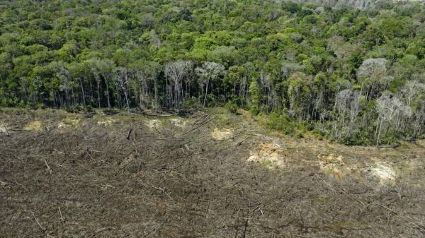 Amazonie : le chef Raoni accuse Jair Bolsonaro de crime contre l'humanité