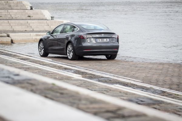 Tesla casse les prix sur la Model 3