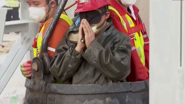 Mineurs bloqués deux semaines sous terre en Chine : 11 rescapés et 10 personnes portées disparues