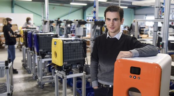 Après quelques péripéties, le lave-vaisselle miniature 100 % français tourne (presque) à plein régime