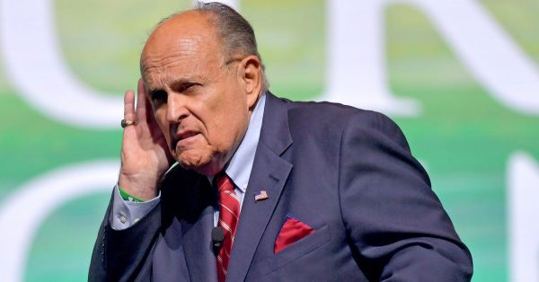 Rudy Giuliani, l'avocat de Trump, poursuivi en diffamation pour ses propos sur les résultats de l'élection