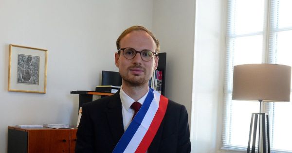 Florian Bercault, maire de Laval, se retire pour son congé paternité