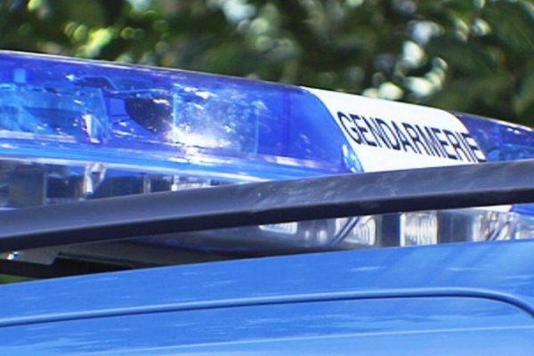 Rikitea : un homme poignarde ses parents et se rend chez les gendarmes