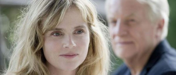 Inceste - L'actrice Isabelle Carré témoigne sur Twitter laissant entendre qu'elle aussi a été victime d'inceste dans son jeune âge - Vidéo