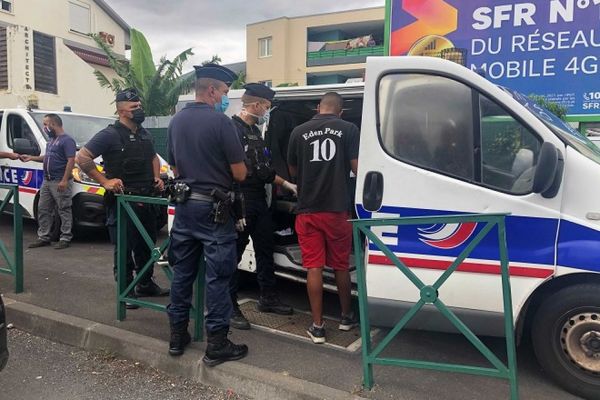 Une importante opération anti-stupéfiants menée au Chaudron, à Saint-Denis