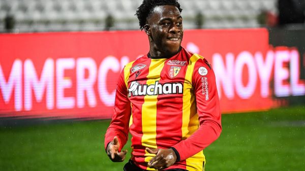 Mercato - PSG : Le départ d'un attaquant se confirme !