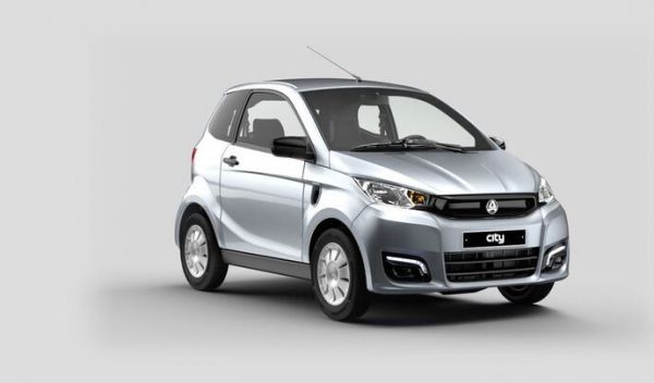 Crise économique : la réussite d'Aixam, le spécialiste de la voiture sans permis