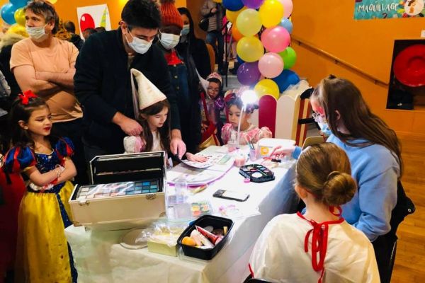 Déguisements, animations et gourmandises au rendez-vous du carnaval à Saint-Pierre