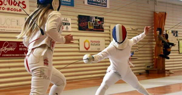 Escrime : les Spinaliennes Lola Lucani et Eléa Jouve préparent activement une reprise des compétitions qui se fait attendre
