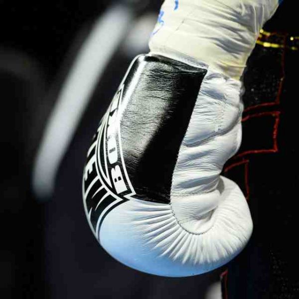 Boxe - WBC - Super-plumes - Oscar Valdez ravit le titre WBC des super-plumes à Miguel Berchelt