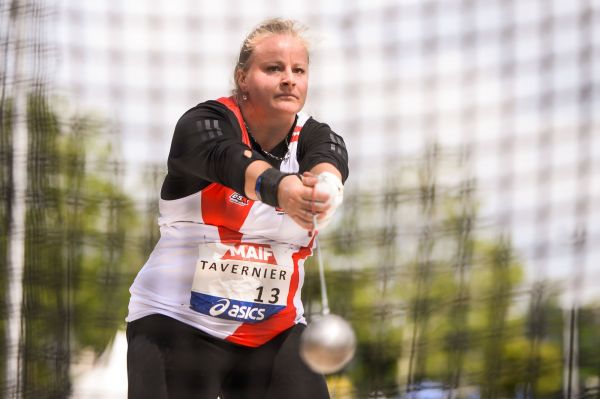 Alexandra Tavernier bat le record de France au marteau