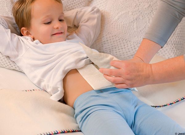 Règles, stress, ballonnements... 4 compresses et cataplasmes pour se soigner naturellement