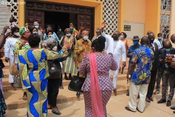 12 mois de contestation post-électorale de la DMK : En attendant les orientations dA. Kodjo, les leaders de la DMK ont prié Dieu ce lundi (aLome.com)